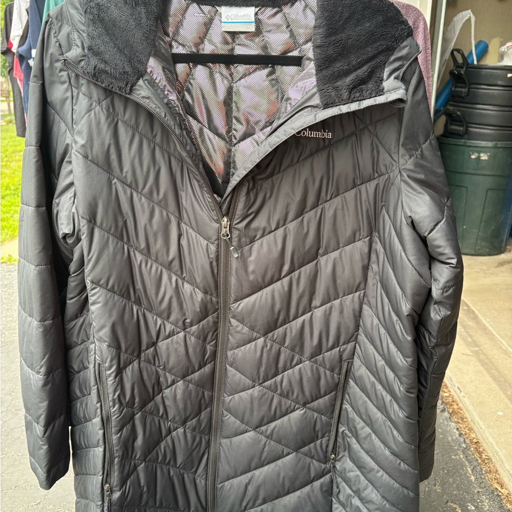 Columbia Black Puffer Jacket with Chevron Quilting